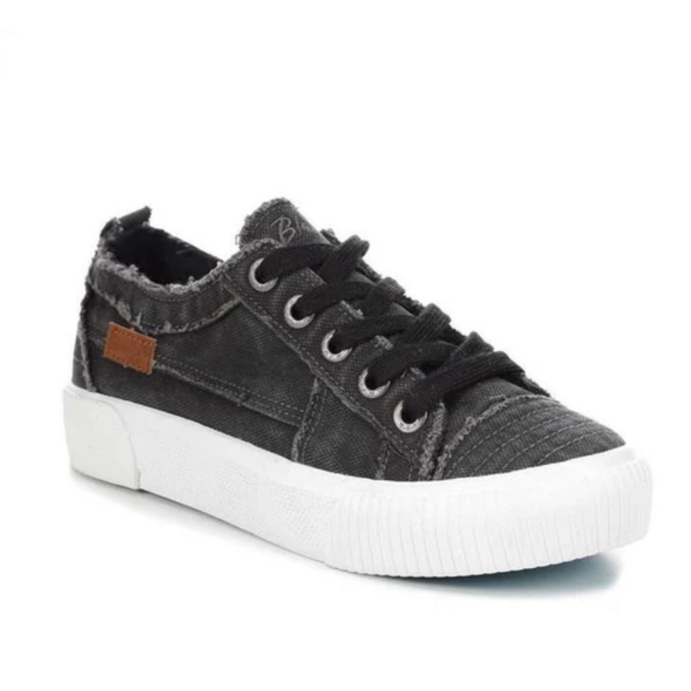 NWOT- Blowfish Malibu ‘Clay’ Canvas Lace-up Platform Sneaker